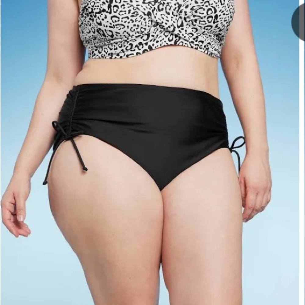 ➡️NWT Kona Sol Gray Side Ruched Bottom and Black High Leg Scoop Waist Bottom XL